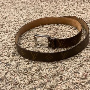 Louis Vuitton belt with silver buckle 95/38